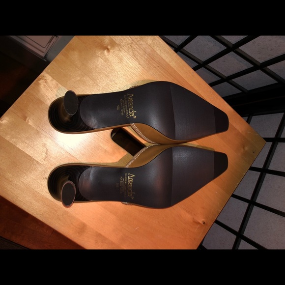 Brown Mules by Amanda 9M - Picture 9 of 11